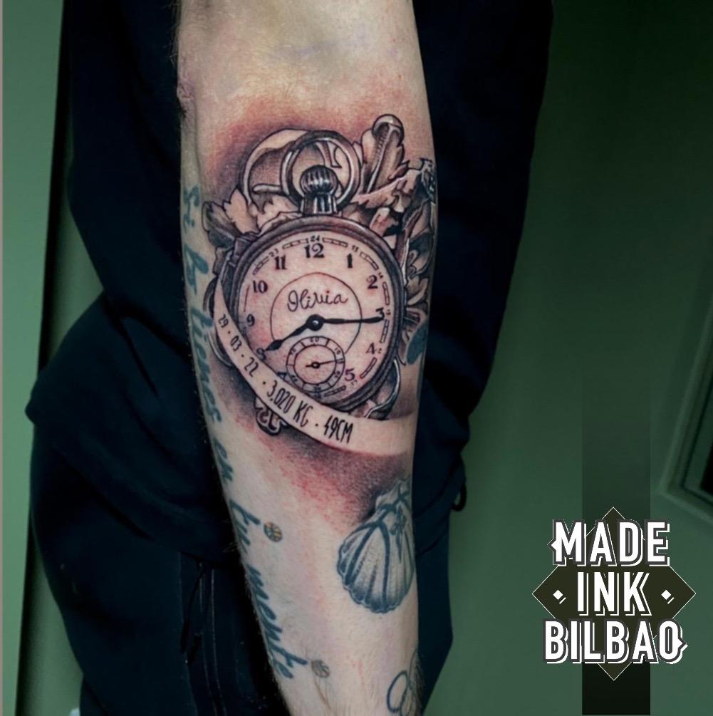 Tatuajes de reloj con fecha de nacimiento deals