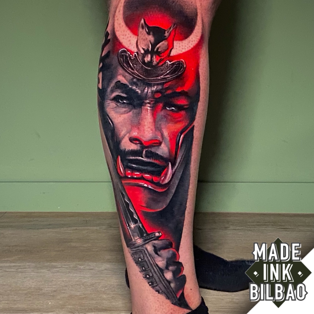 tatuaje pierna samurai