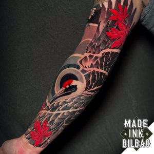 Tatuaje japonés grulla hojas