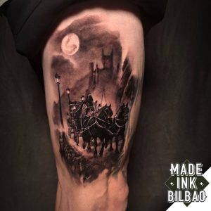 tatuaje pìerna carruaje noche
