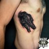 tatuaje costillas retrato perra