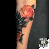 tatuaje cover golondrina rosas